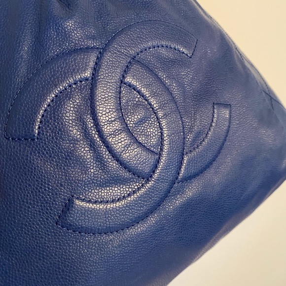 Chanel Large Blue Caviar Drawstring Tote Bag - Picture 6 of 16